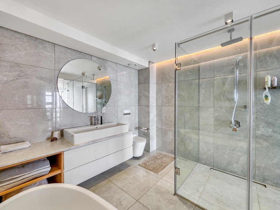 3 Bedroom Property for Sale in Sea Point Western Cape